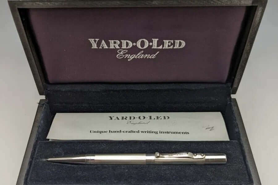 純銀と手作業にこだわる英国筆記具「ヤード・オ・レッド」