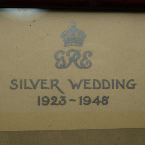 1948年 英國王室喬治六世伉儷銀婚紀念裱框照訊息