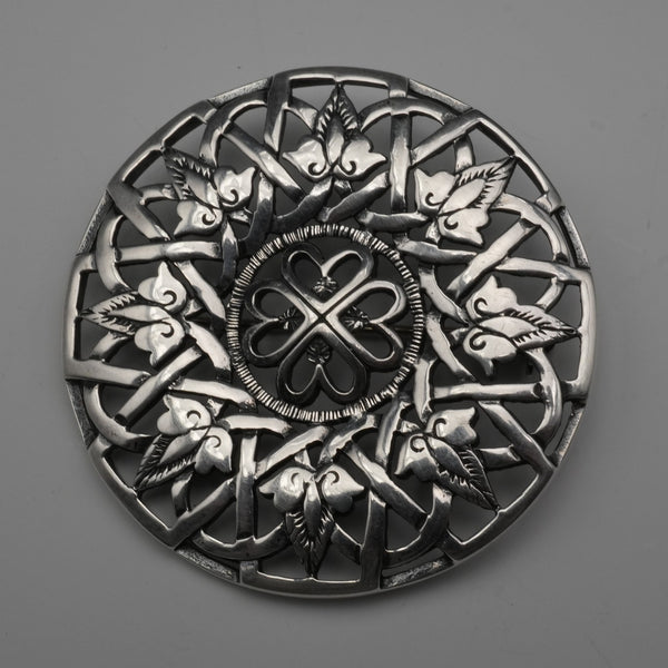 英国ヴィンテージ 純銀製 スコティッシュデザイン 大型ブローチ Malcolm Gray