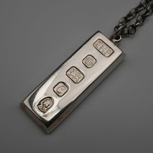 1977年 英国ヴィンテージ 純銀製 ジュビリーインゴットペンダント 純銀チェーン付 計42.3g ケース付