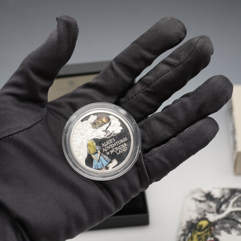 英國 2 英鎊紀念銀幣「愛麗絲夢遊仙境」1 盎司精鑄銀幣 RoyalMint 附盒裝與說明書