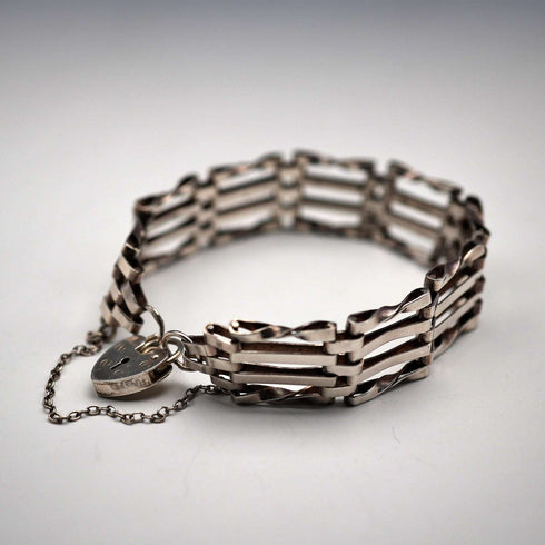 English Vintage Sterling Silver Bargate Style Bracelet 13g