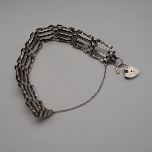 English Vintage Sterling Silver Bargate Style Bracelet 13g