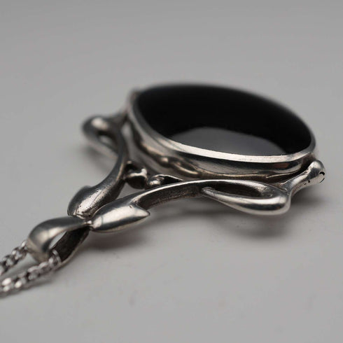 UK Vintage Sterling Silver Onyx & MOP Reversible Pendant with Sterling Silver Necklace, Total 12g
