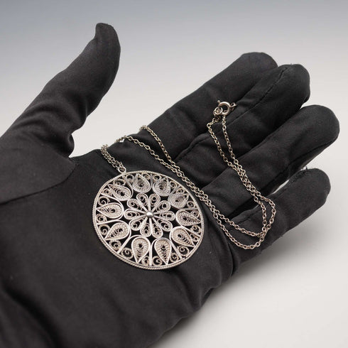 Vintage Sterling Silver Filigree Pendant with Sterling Silver Necklace, total 12.1g