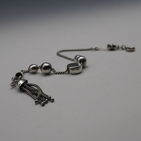Cadena vintage de plata de ley con borla y cierre de anilla, longitud total 24 cm, 12 g