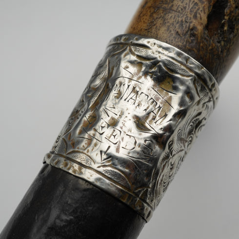 Bastón antiguo inglés de alrededor de 1900, mango de cornamenta con decoración de plata de ley, eje negro, 81 cm