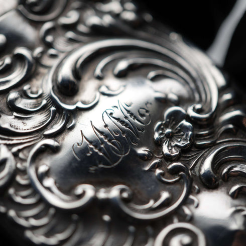 Antique Floral Repoussé Sterling Silver Vest Case 24g