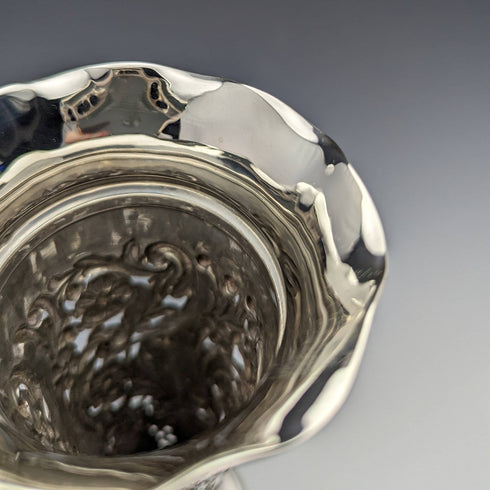 1903年 英国アンティーク 純銀製 花瓶ペア ピアス装飾 計214g インナーなし