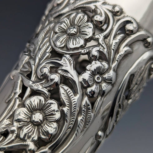 1903年 英国アンティーク 純銀製 花瓶ペア ピアス装飾 計214g インナーなし