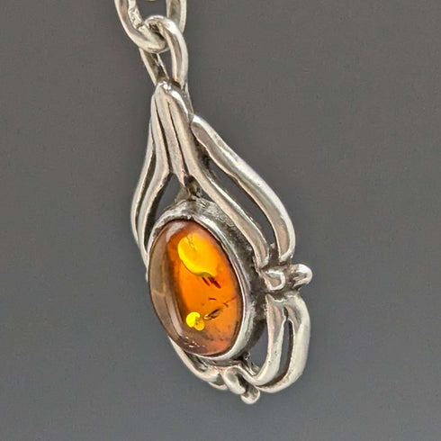 Alrededor de 1900, cadena Albert de plata esterlina antigua británica, extra gruesa de 65 g, con dije de ámbar