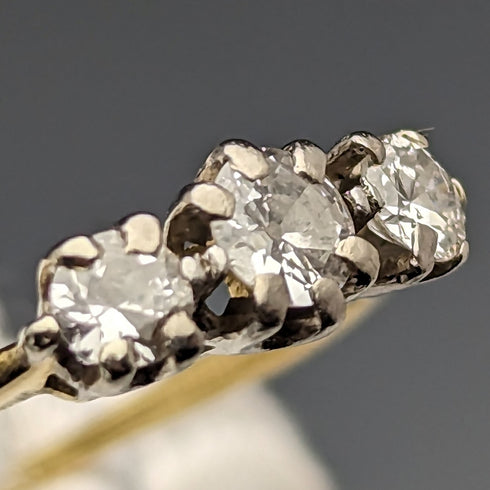 英國復古珠寶三鑽 9 克拉金戒指戒指