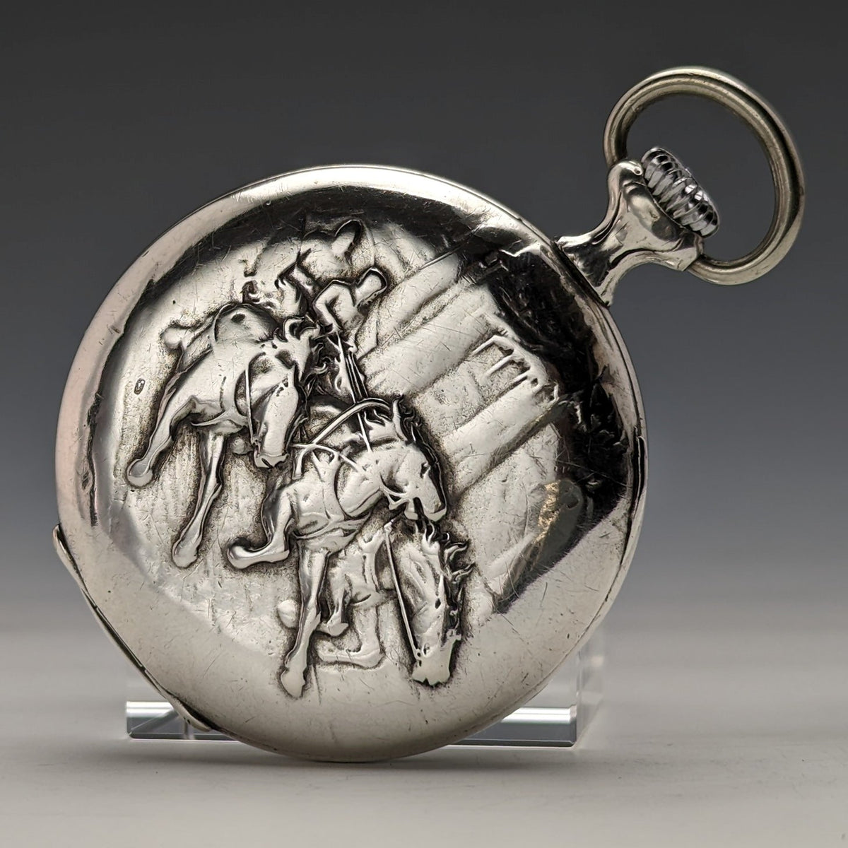 20世紀初頭 アンティーク MOVADO 懐中時計 馬車彫刻銀側ケース 動作 