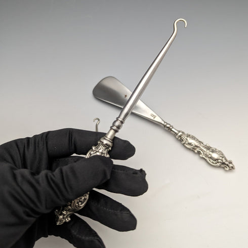 1912年 英国アンティーク 純銀ハンドル シューホーン ボタンフックx2セット Adie & Lovekin