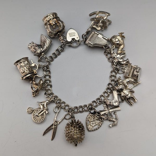 1976 年英國復古純銀吊飾手鍊 67 克