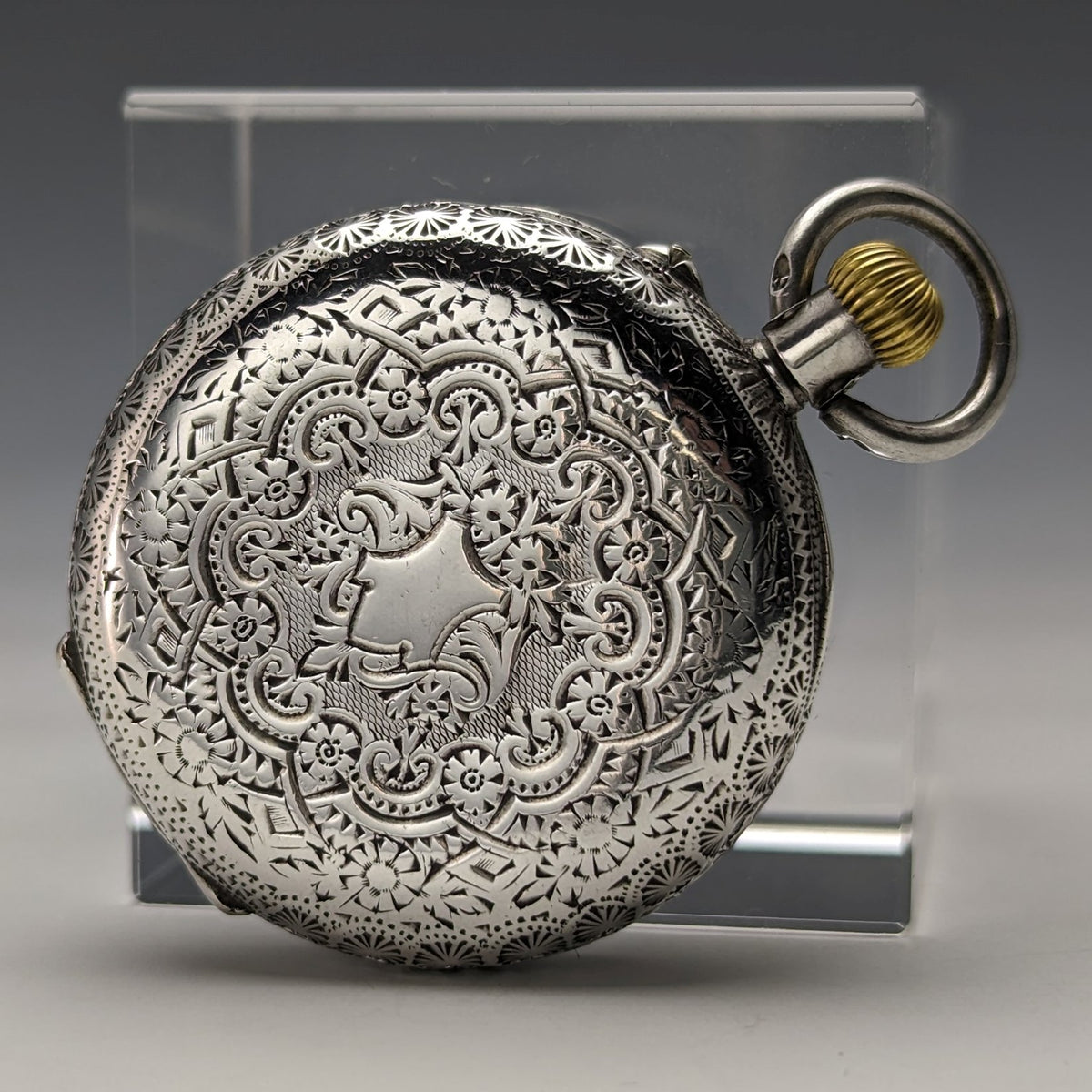 20世紀初頭 アンティーク スイス製 純銀細密彫刻ケース レディース懐中時計 動作良好