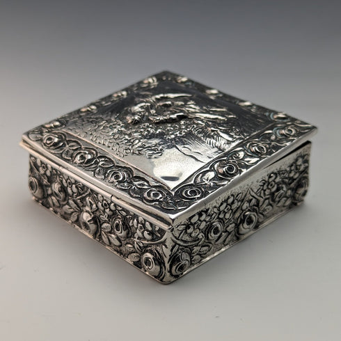 20世紀初頭 ドイツアンティーク 800シルバー 浮き彫り装飾 スクエアボックス 94g