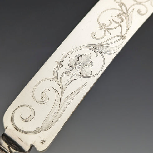 英国アンティーク 白蝶貝、シルバープレート製 クリスニングサービングカトラリー ケース入