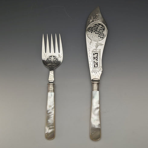1870年頃 英国アンティーク 白蝶貝ハンドル シルバープレート製 フィッシュサーバーペア ケース入