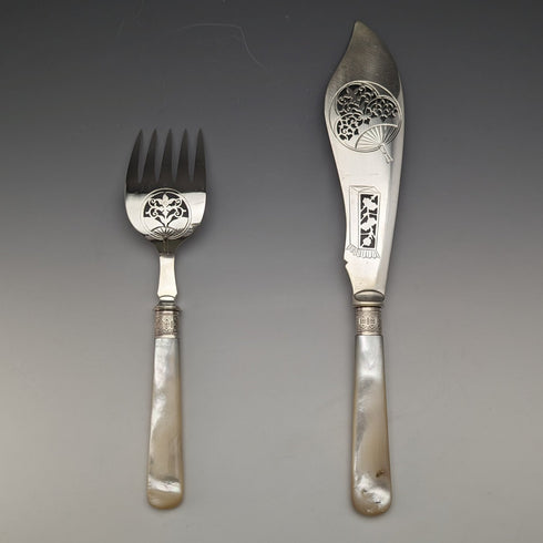 1870年頃 英国アンティーク 白蝶貝ハンドル シルバープレート製 フィッシュサーバーペア ケース入
