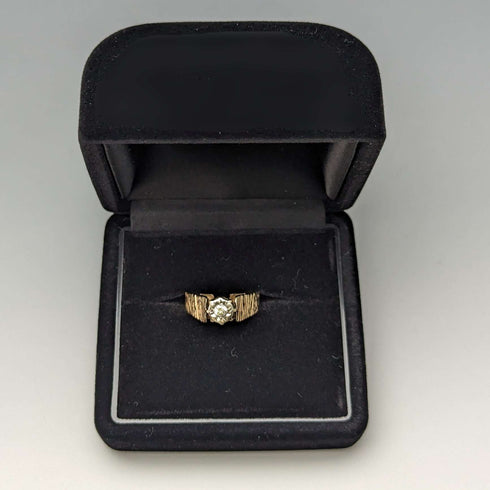 1972年 英国ヴィンテージジュエリー ダイヤモンド K9ゴールドリング (11号)婚約指輪