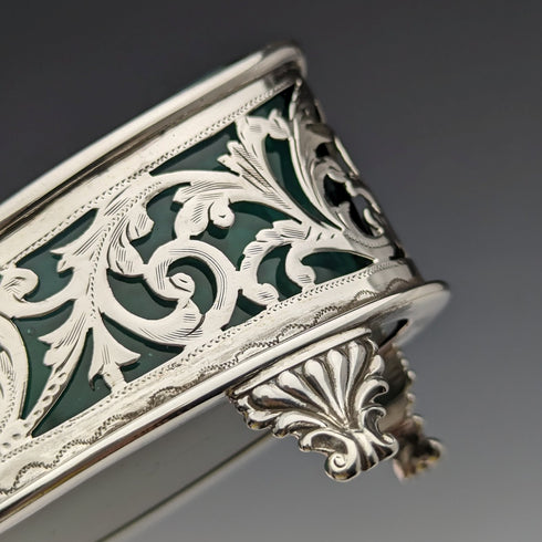 1904 年英國古董純銀和綠色玻璃鹽盤和勺子 William Hair Haseler