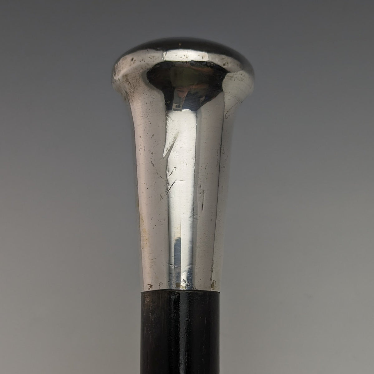 目立った傷や汚れのない美品機能1932年 英国ヴィンテージ 紳士用アンブレラ 織柄 純銀ポンメルハンドル 87cm