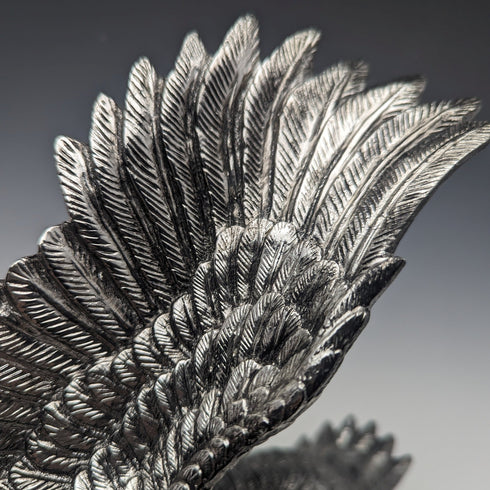 復古銀色鷹雕像木底座