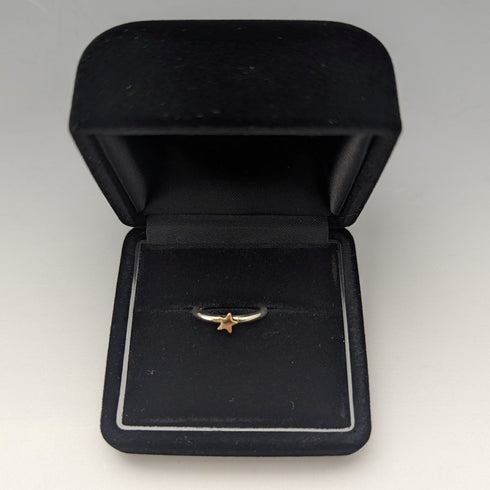 British Jewelry 9ct Gold Star Sterling Silver Ring Ring ALM