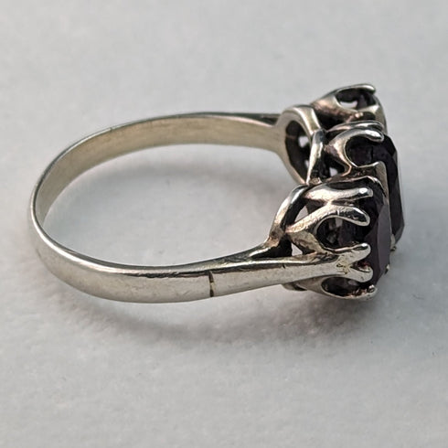 1977 British Vintage Jewelry 3 Garnet Sterling Silver Ring Ring