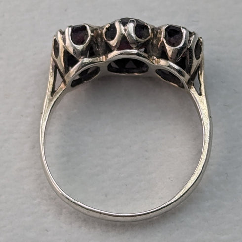 1977 British Vintage Jewelry 3 Garnet Sterling Silver Ring Ring