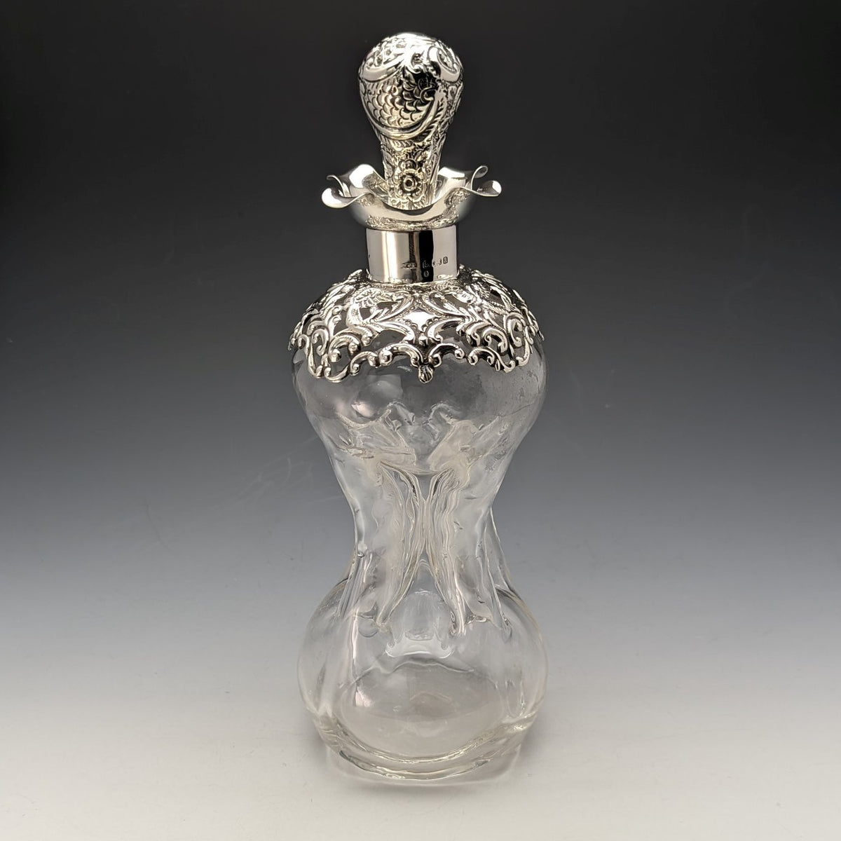 1900年 英国アンティーク 純銀装飾 Glug Glug ガラスデキャンタ 