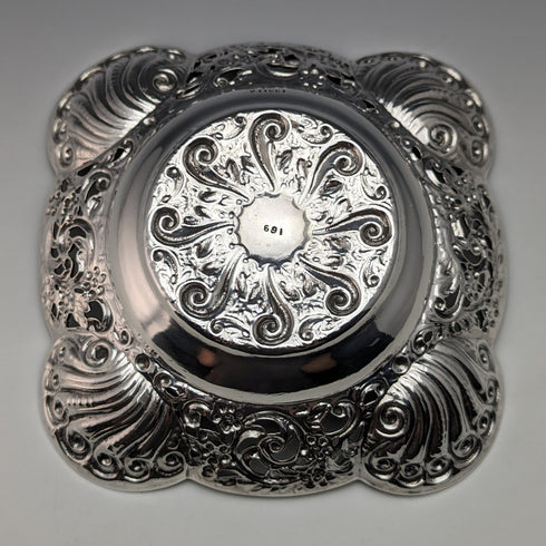 1893 年英國古董純銀精美裝飾盤 154 克查爾斯博伊頓二世