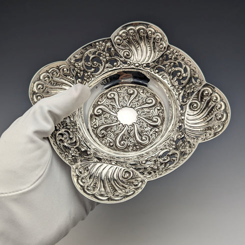1893 年英國古董純銀精美裝飾盤 154 克查爾斯博伊頓二世