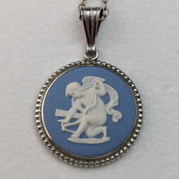 1975 British Vintage Wedgwood Sterling Silver & Jasperware Pendant Necklace