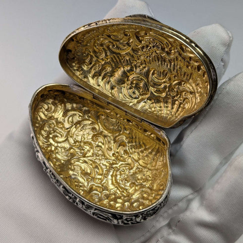 Early 20th Century Antique 830 Silver Finely Engraved Shell Box 21g