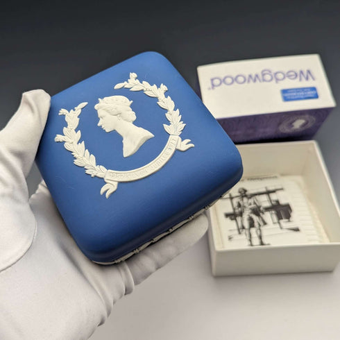 1977 Wedgwood Queen Elizabeth Jubilee Candy Box Pair Royal Blue