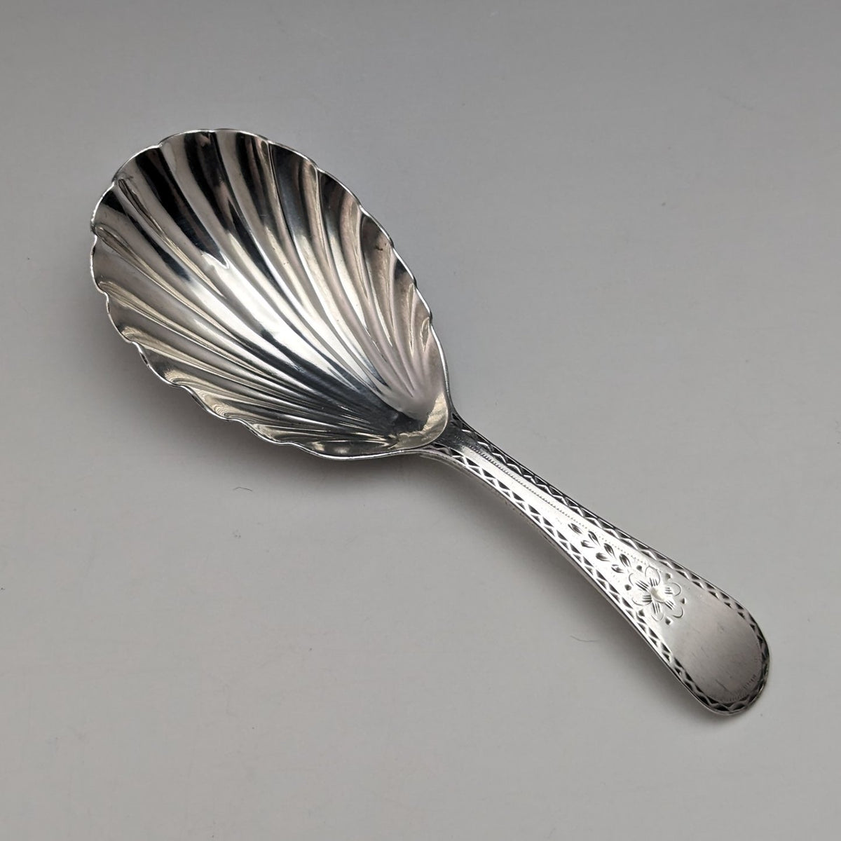 1822年 英国アンティーク 純銀製ティーキャディースプーン メーカー不明目立った傷や汚れのない美品機能