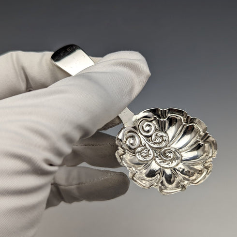Early 19th century British antique sterling silver tea caddy spoon (with translation)