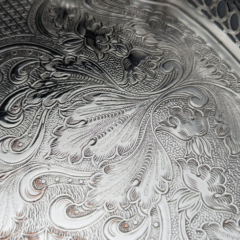 英国ヴィンテージ シルバープレート製 脚付きギャラリートレイ 直径25cm Walker&Hall