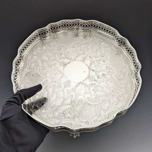 英国ヴィンテージ シルバープレート製 脚付きギャラリートレイ 直径25cm Walker&Hall