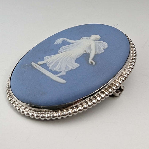 1958 British Vintage Wedgwood Sterling Silver & Jasperware Oval Brooch