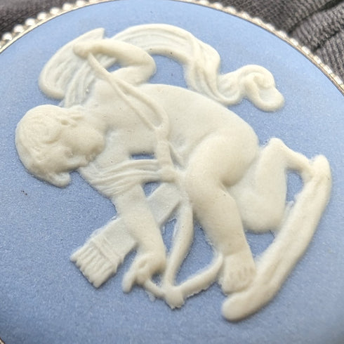 英国ヴィンテージ ウェッジウッド 純銀&ジャスパーウェア 丸型ブローチ