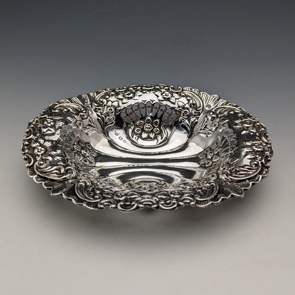 1897年 英国アンティーク 純銀製 フローラル彫刻ディッシュ 62g George Nathan & Ridley Hayes
