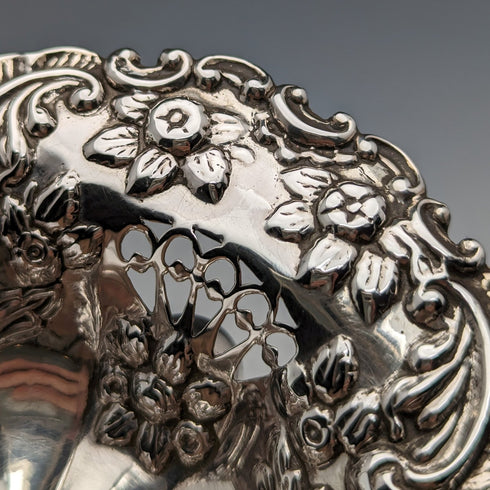 1897 年英國古董純銀花卉雕刻盤 62 克 George Nathan & Ridley Hayes