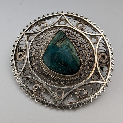 英国ヴィンテージ グリーンストーン&フィリグリー シルバーブローチ