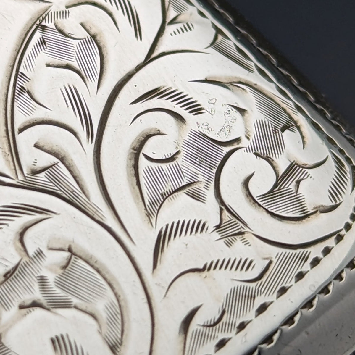1913年 英国アンティーク 純銀製 ヴェスタケース マッチケース Samuel Levi目立った傷や汚れのない美品機能