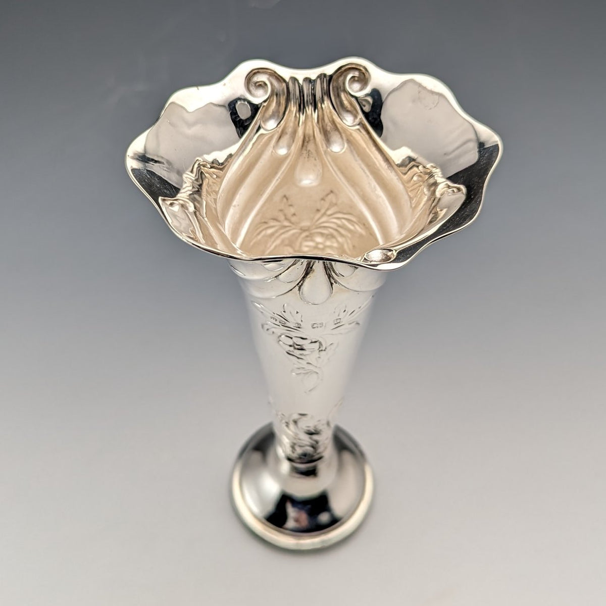 1903年 英国アンティーク 純銀製 花瓶 一輪挿し 134g Henry Matthews 