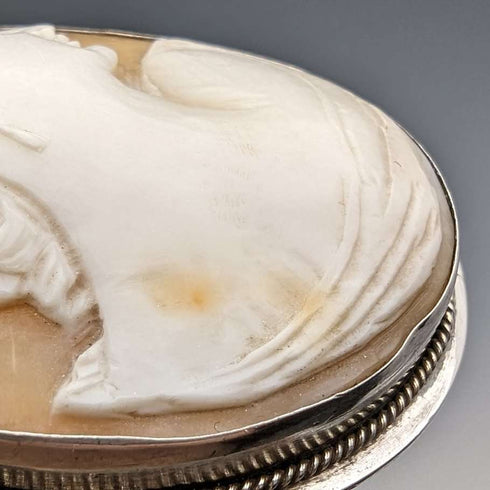Vintage 800 Silver & Shell Cameo Brooch