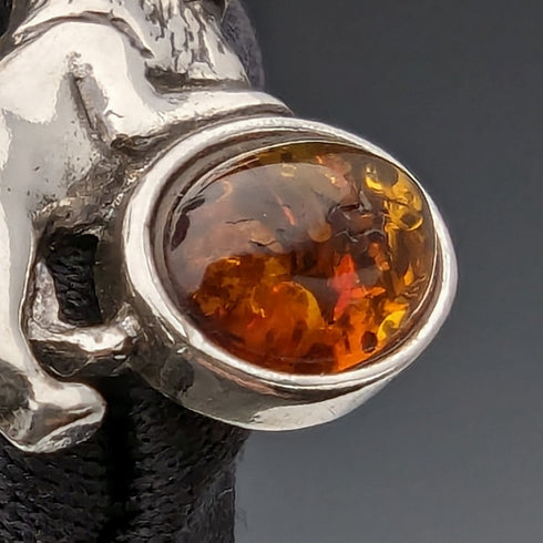 約 1910 年英國古董純銀阿爾伯特鏈 34 克獅子吊墜配琥珀